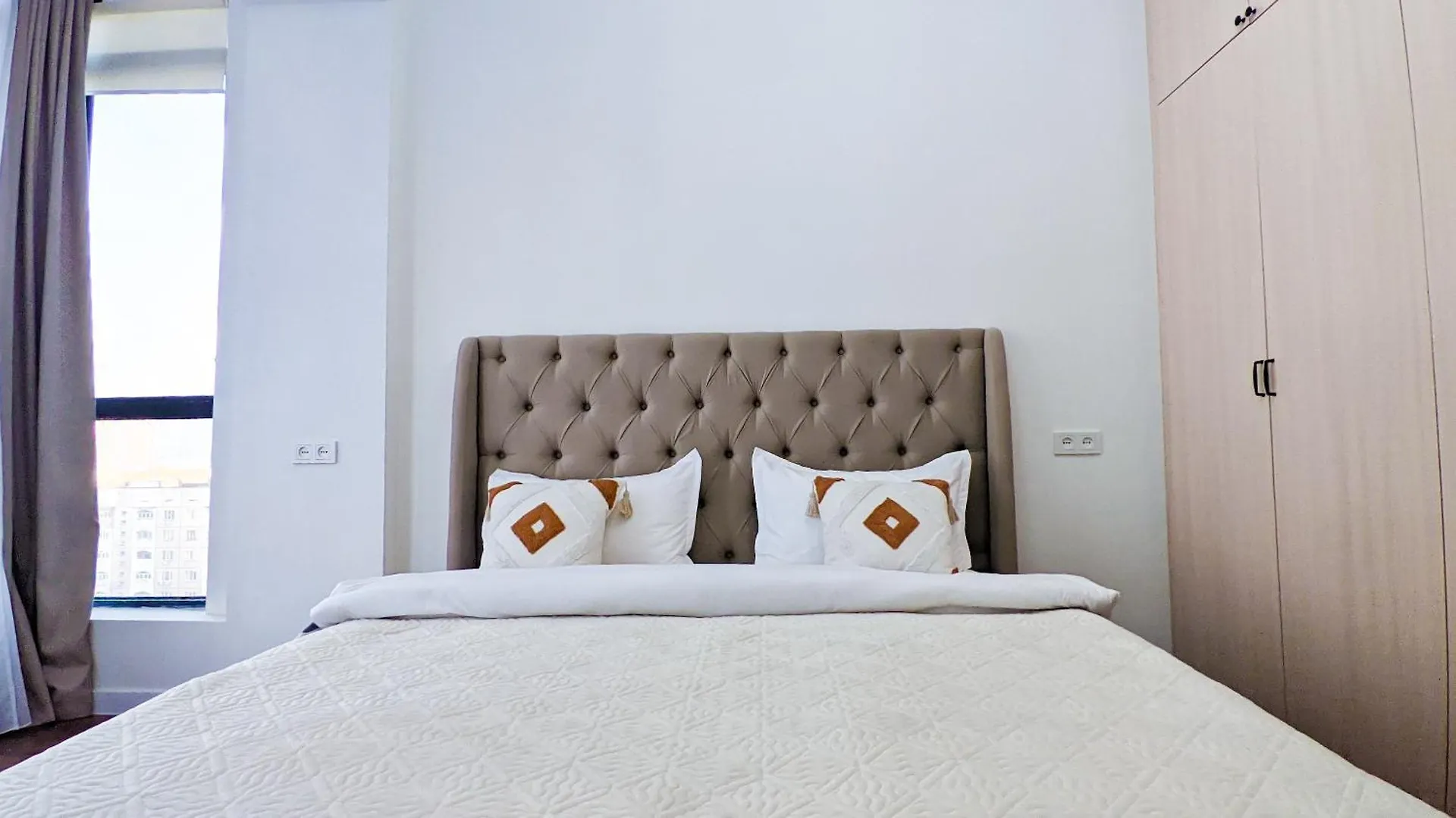 Мега Розыбакиева Жк Four Seasons Apartment Almaty